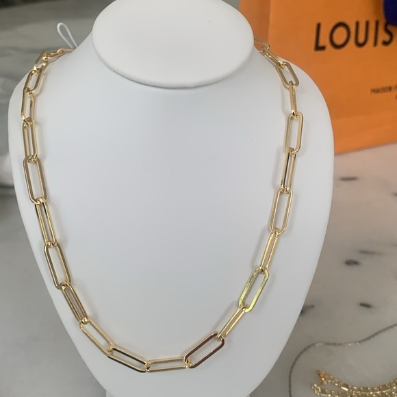 ✨ New Gold Plated Necklace Medium Paper Clip 17” GIFT BOX ✨ - Picture 6 of 8